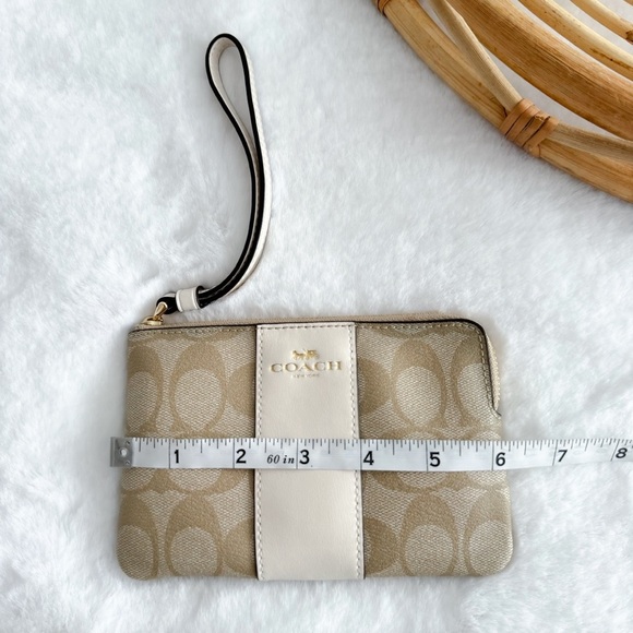 Coach Corner Zip Wristlet Wallet In Signature Canvas Cream White - Picture 11 of 12